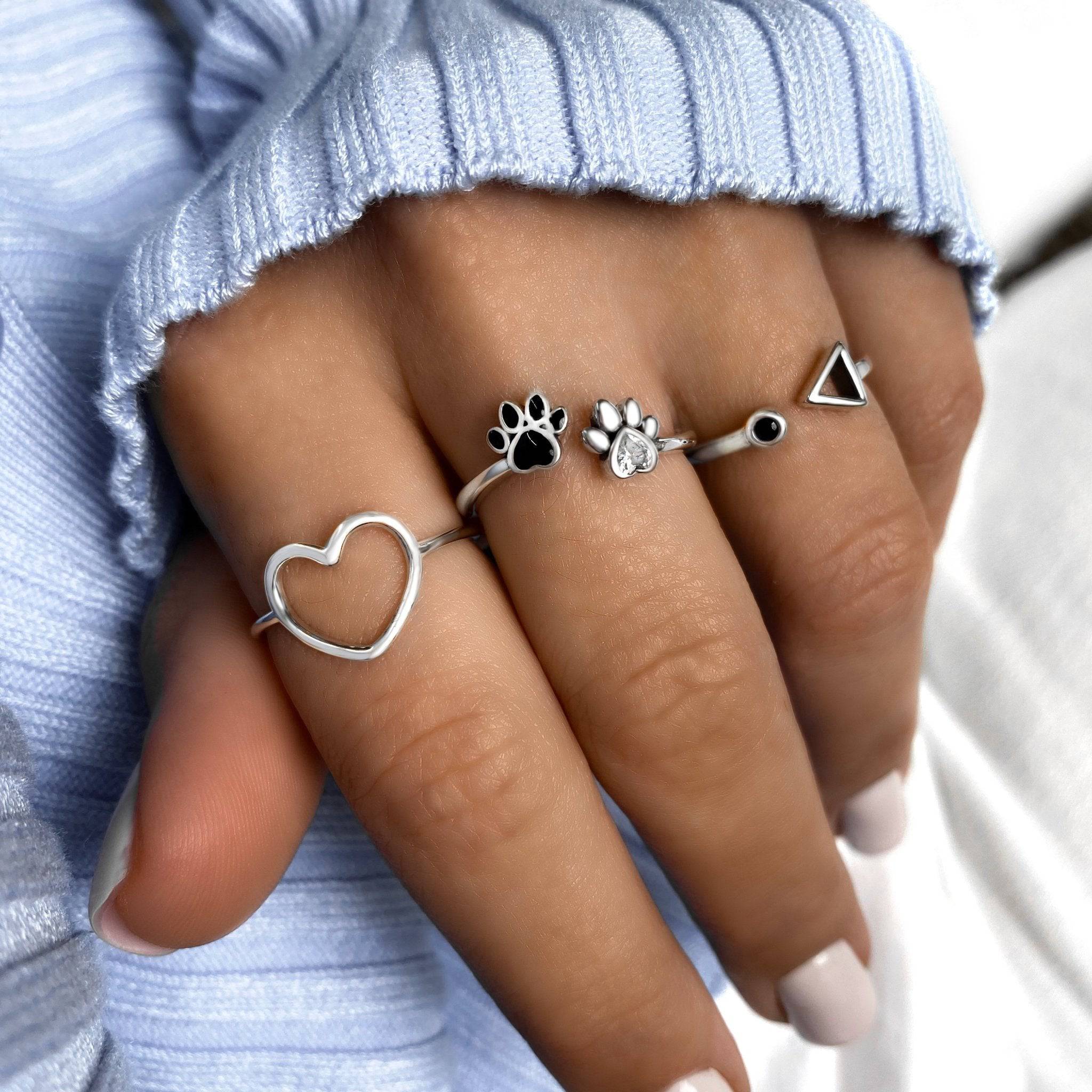 Minimalist Heart Ring - Image 4