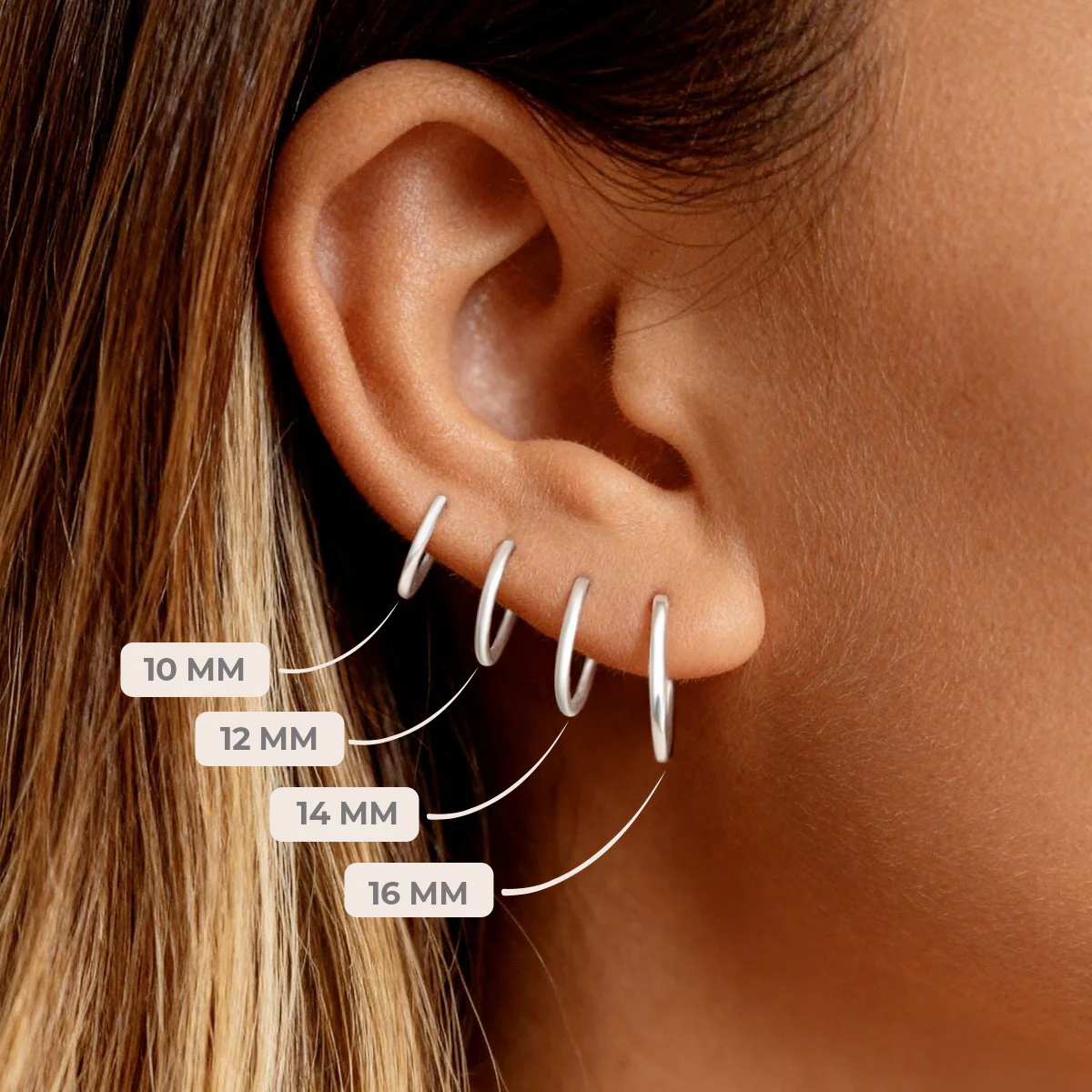 Simple Hoops Earrings - Image 4